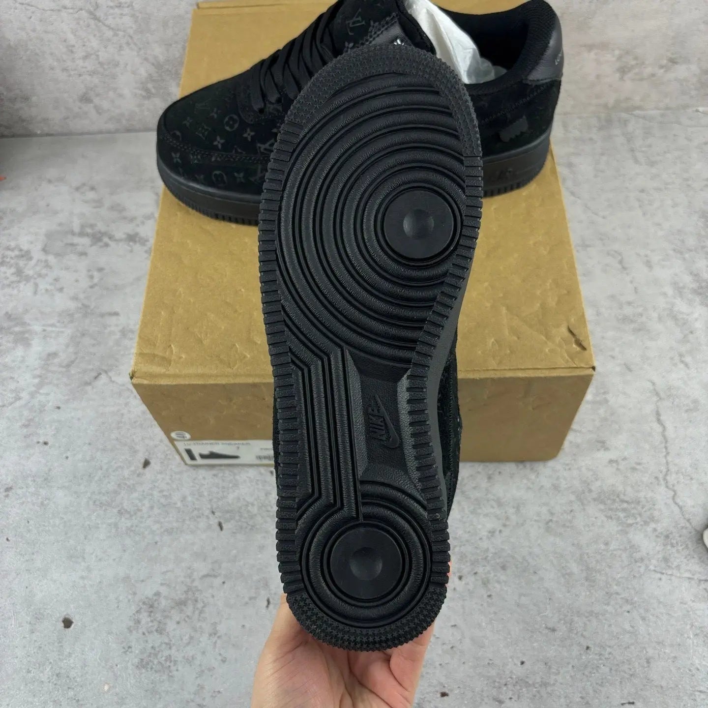NIKE X LOUIS VUITTON Black Air Force 1 - SECOND SOURCE