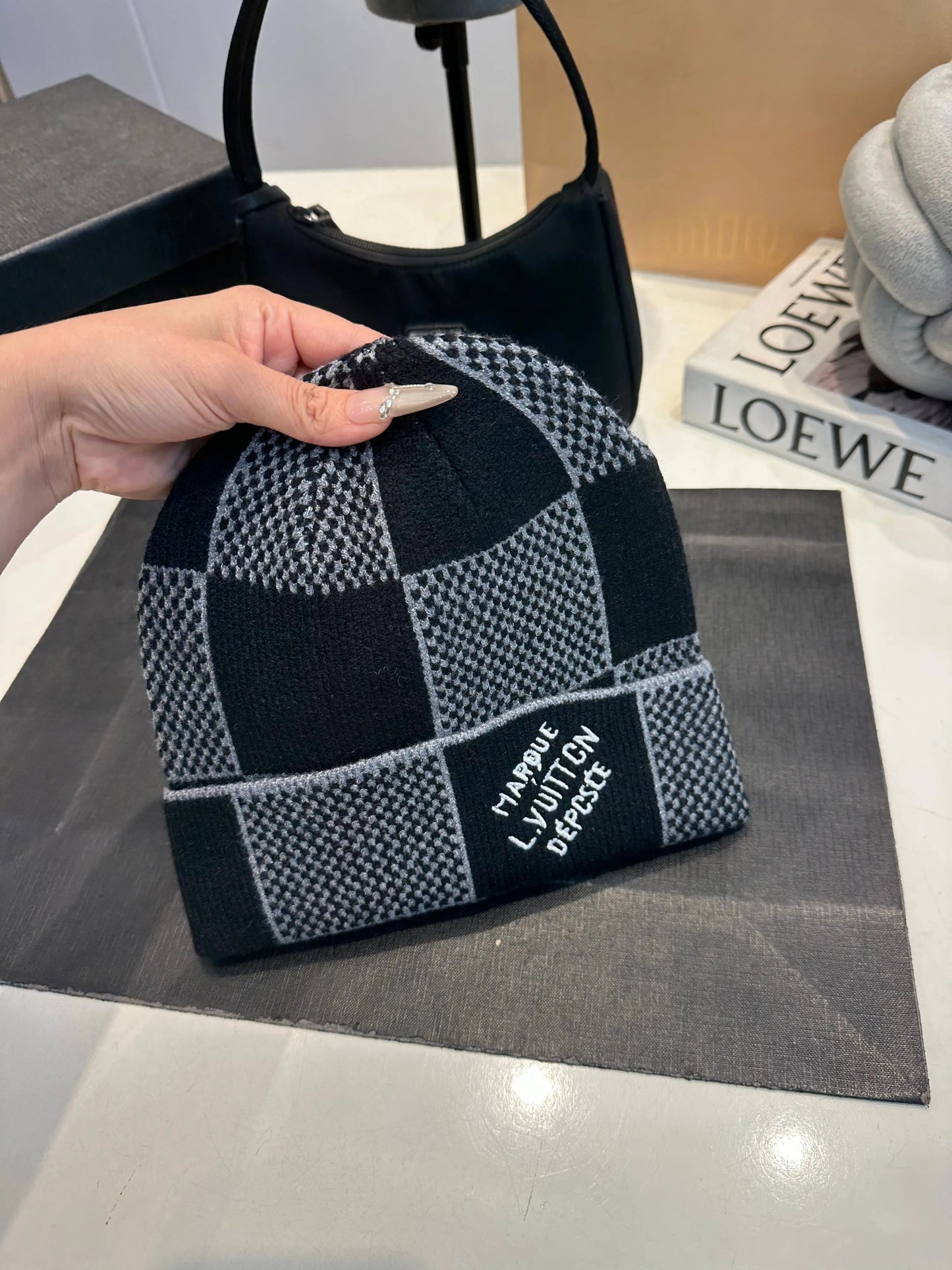 Louis Vuitton Scarf Set 2 - SECOND SOURCE