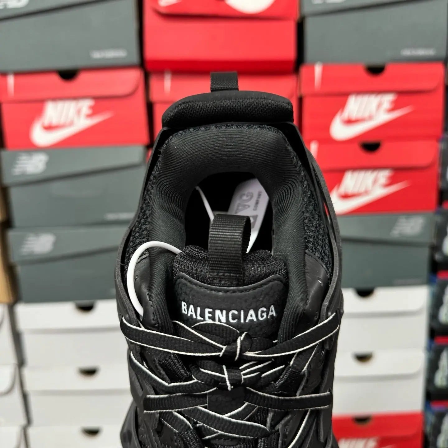 Blenciaga Tracks LED Black - SECOND SOURCE