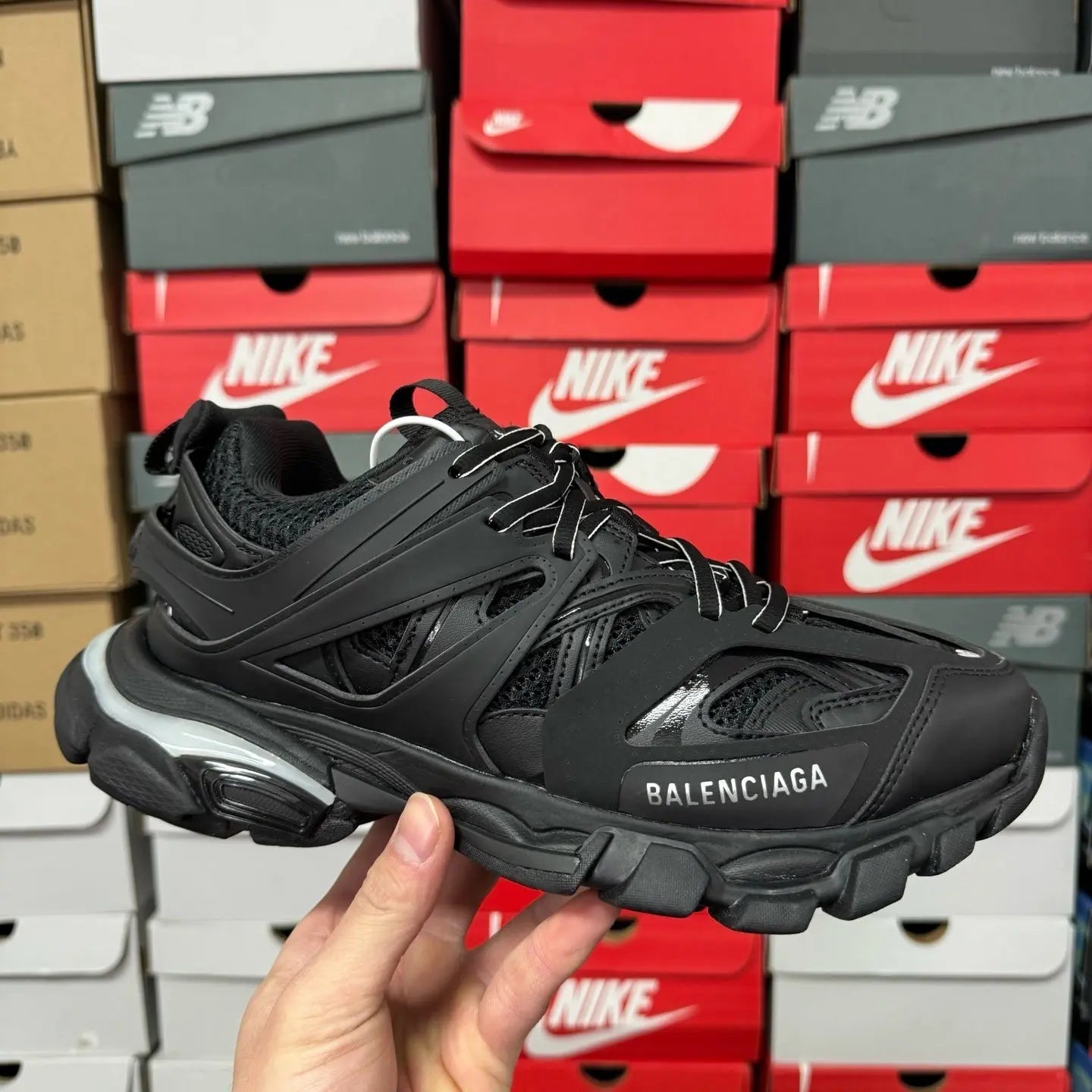 Blenciaga Tracks LED Black - SECOND SOURCE