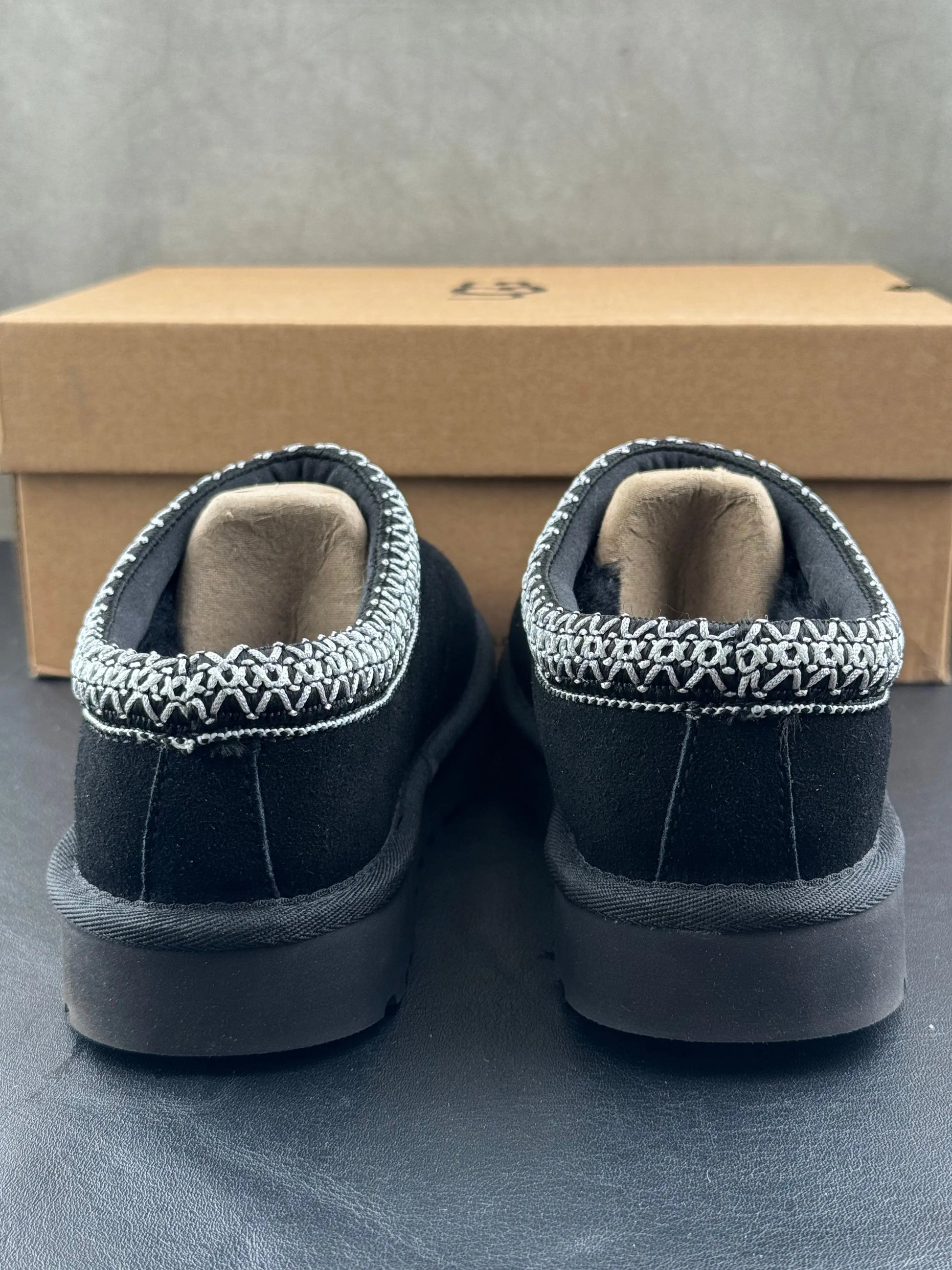 UGG Tasman Slippers Black - SECOND SOURCE