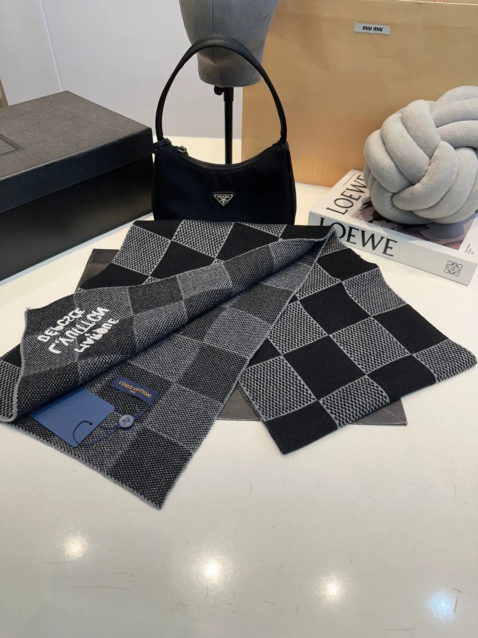 Louis Vuitton Scarf Set 2 - SECOND SOURCE