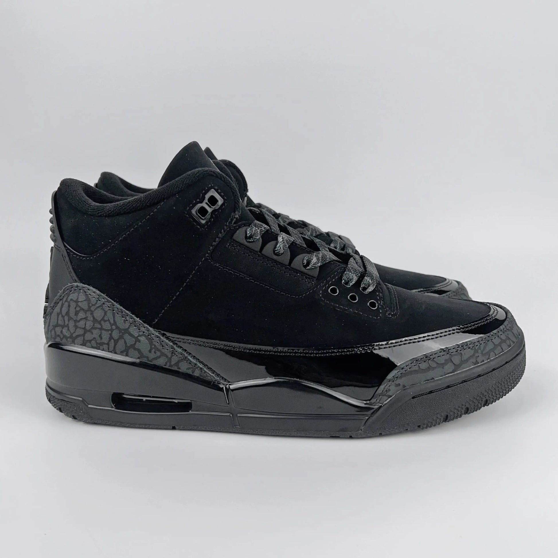 Air Jordan 3 “Black Cat” (2025) Jordan