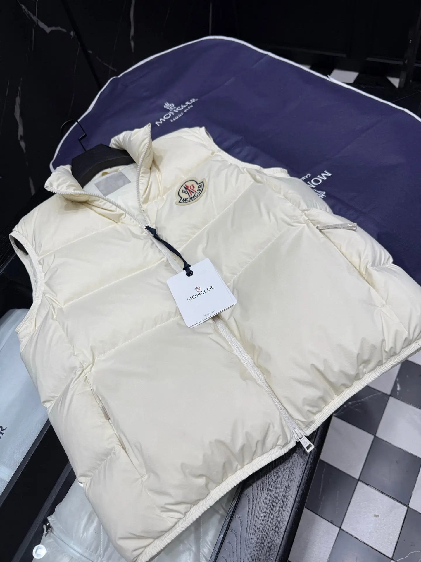 Moncler Gilet Black and Beige - SECOND SOURCE