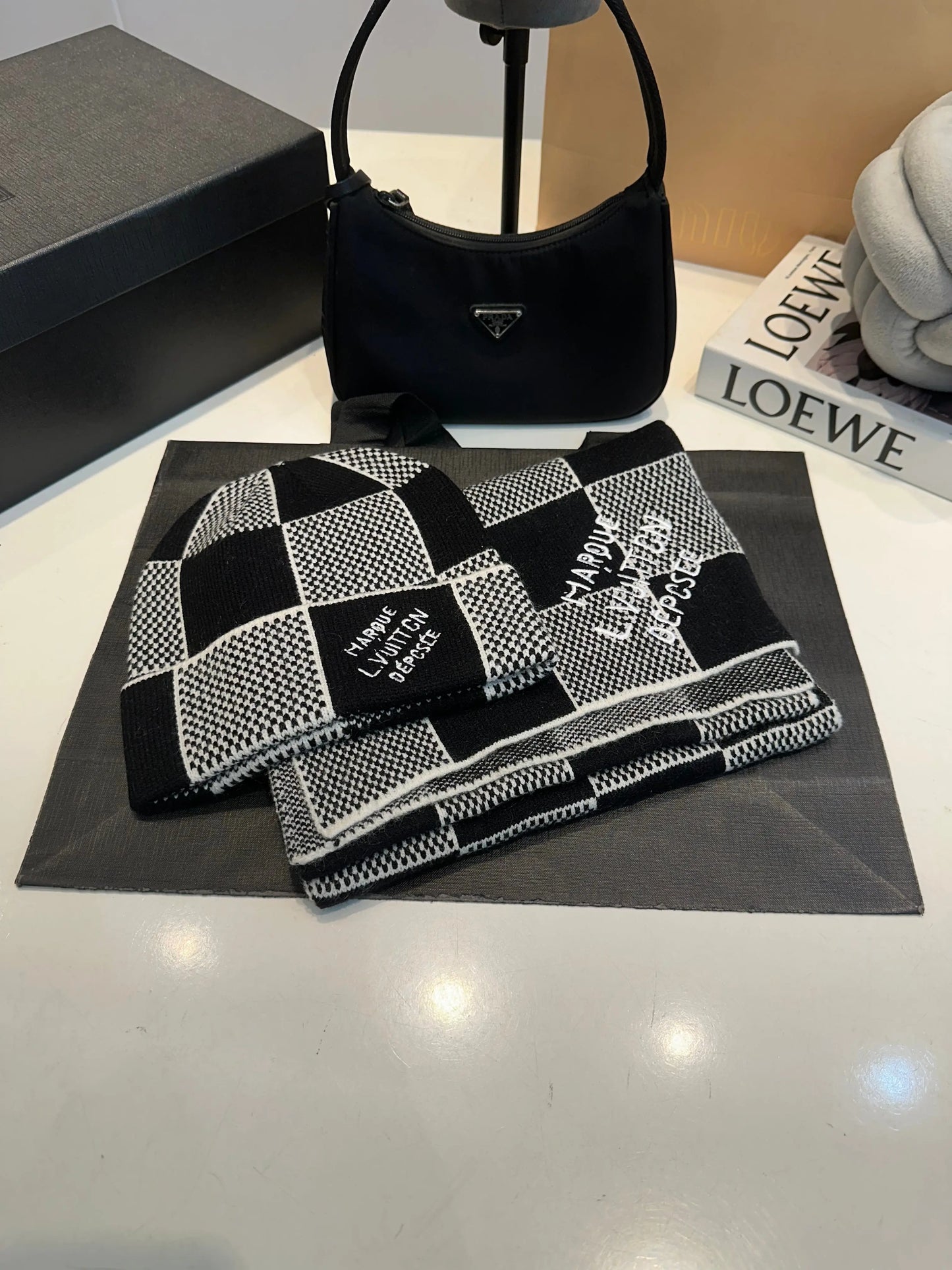Louis Vuitton Scarf Set 2 - SECOND SOURCE
