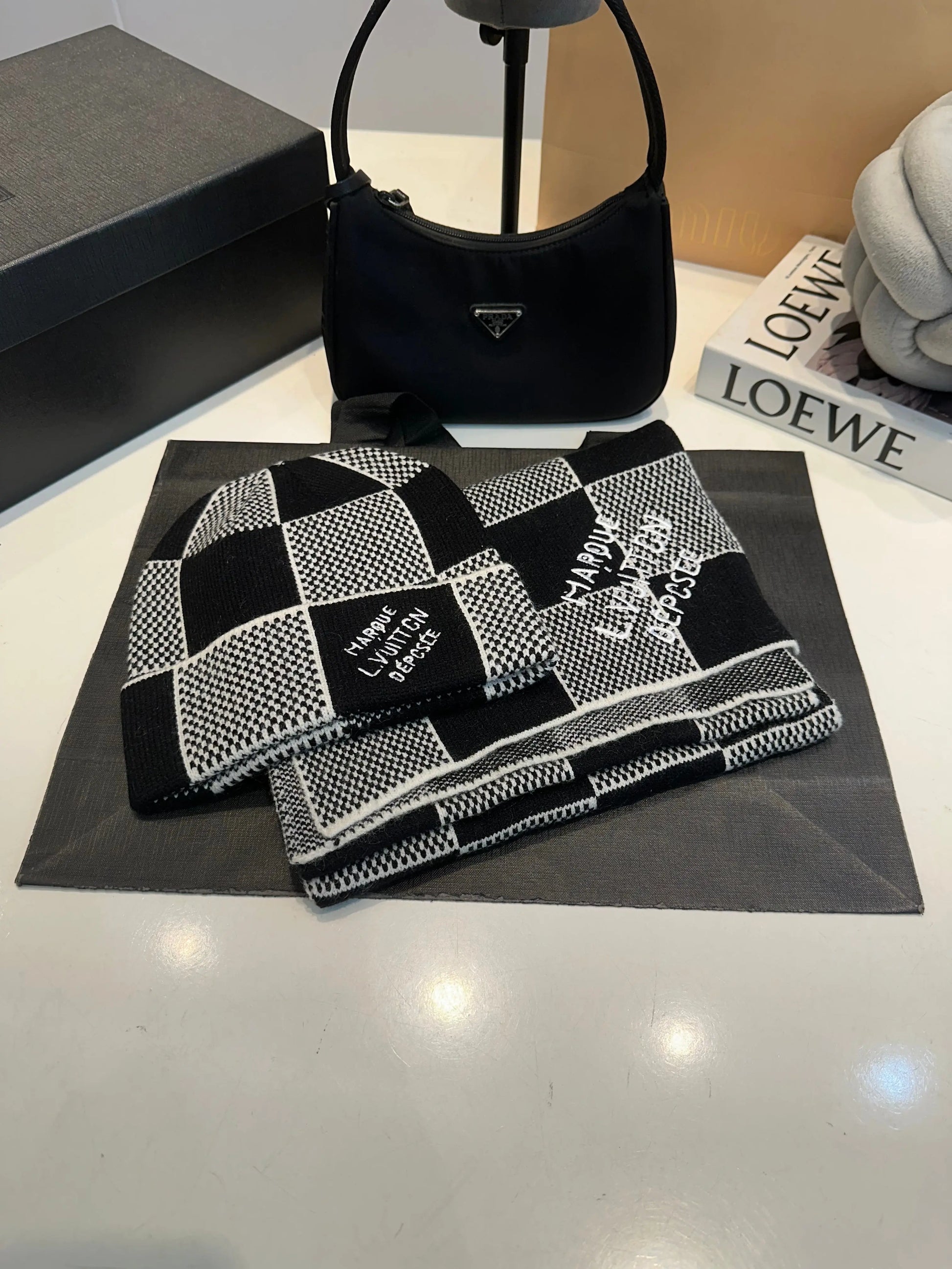 Louis Vuitton Scarf Set 2 - SECOND SOURCE