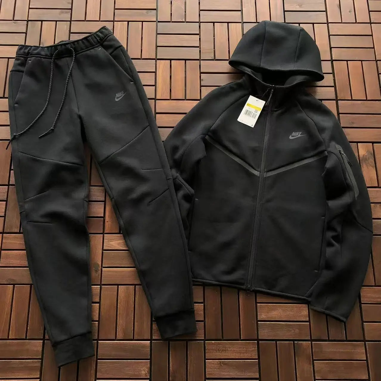 Nike Tech Fleece Black 2025 - SECOND SOURCE