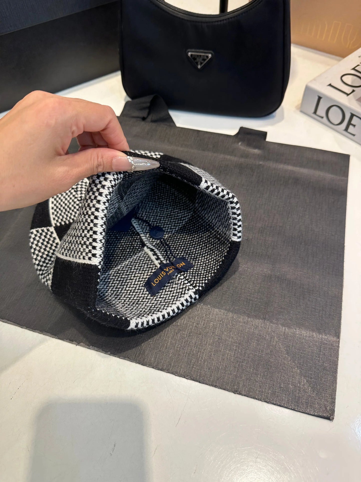 Louis Vuitton Scarf Set 2 - SECOND SOURCE