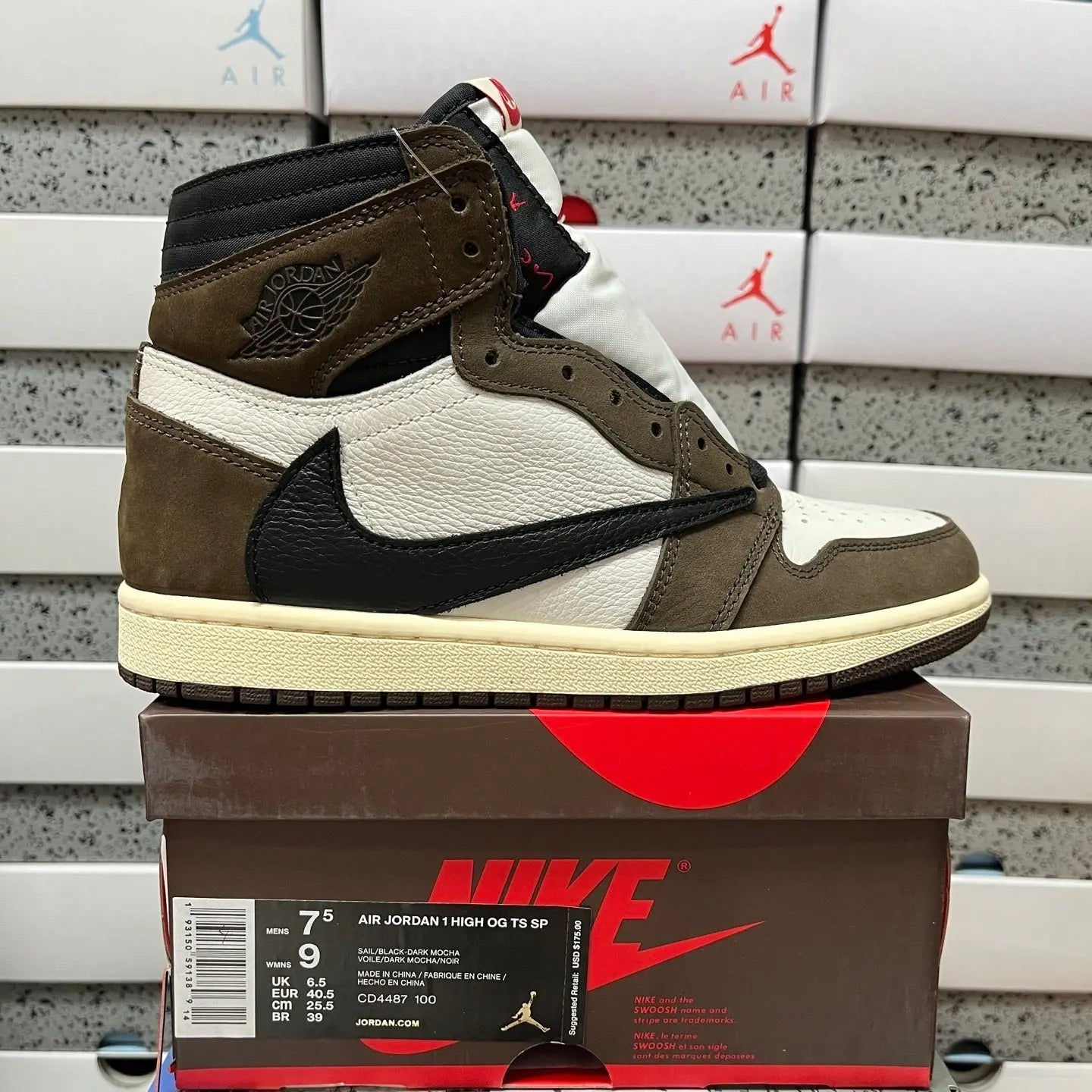 Travis Scott x Air Jordan AJ1 OG SP - SECOND SOURCE