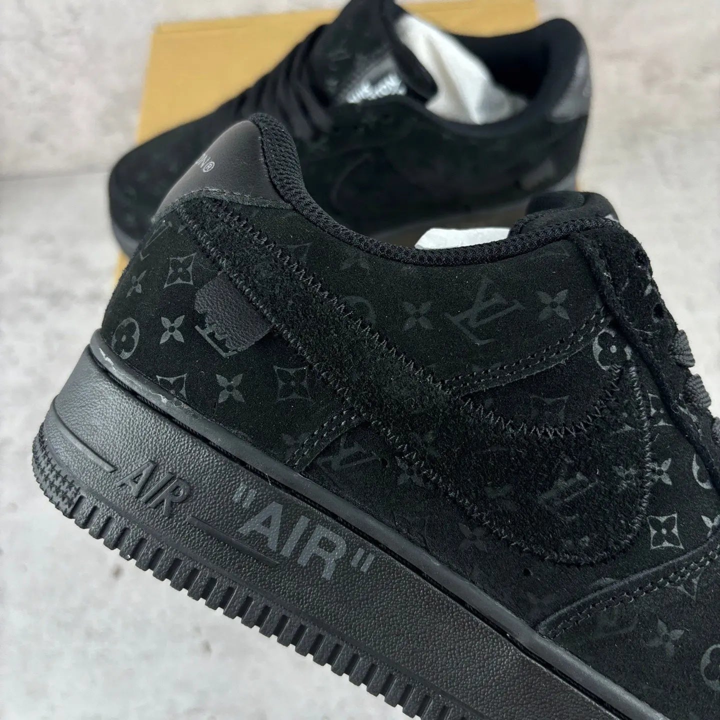 NIKE X LOUIS VUITTON Black Air Force 1 - SECOND SOURCE