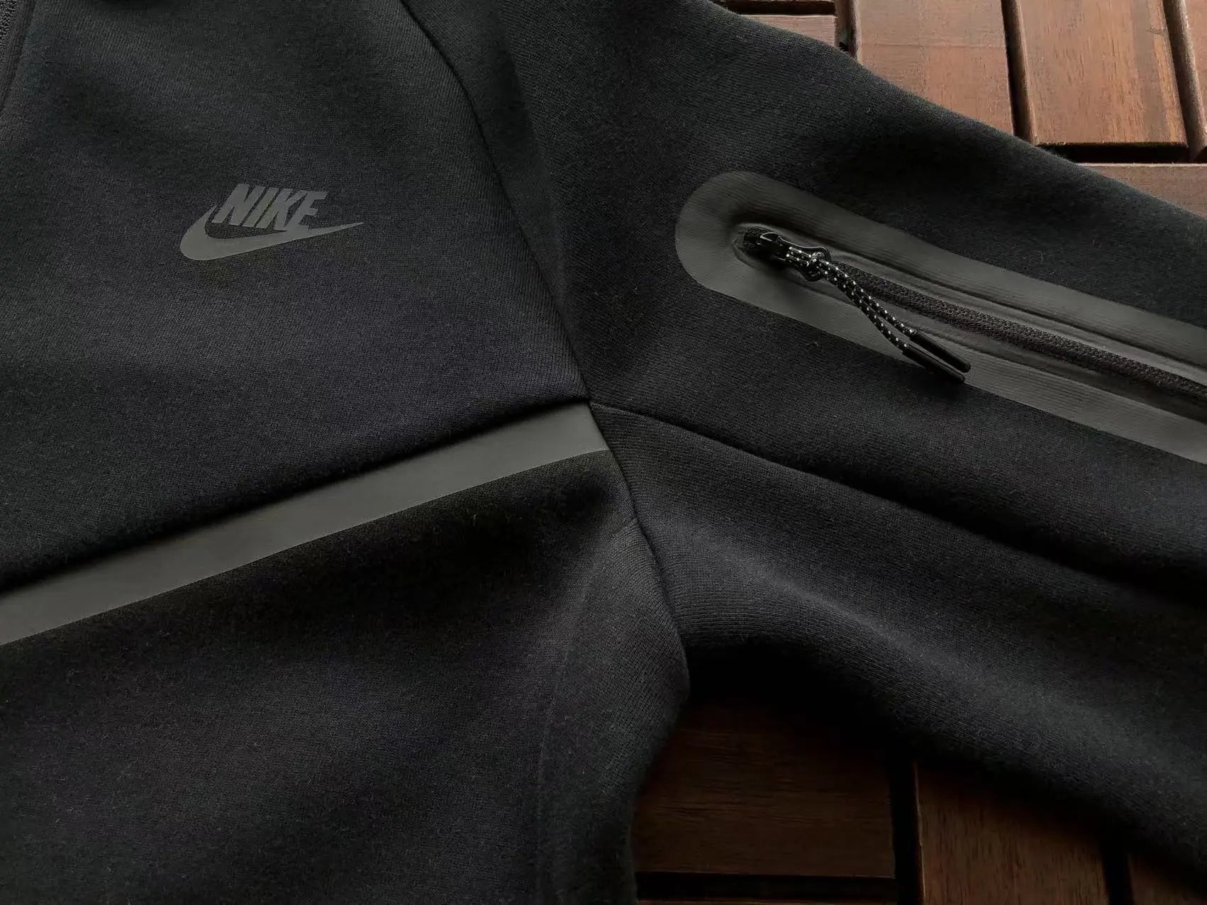 Nike Tech Fleece Black 2025 - SECOND SOURCE