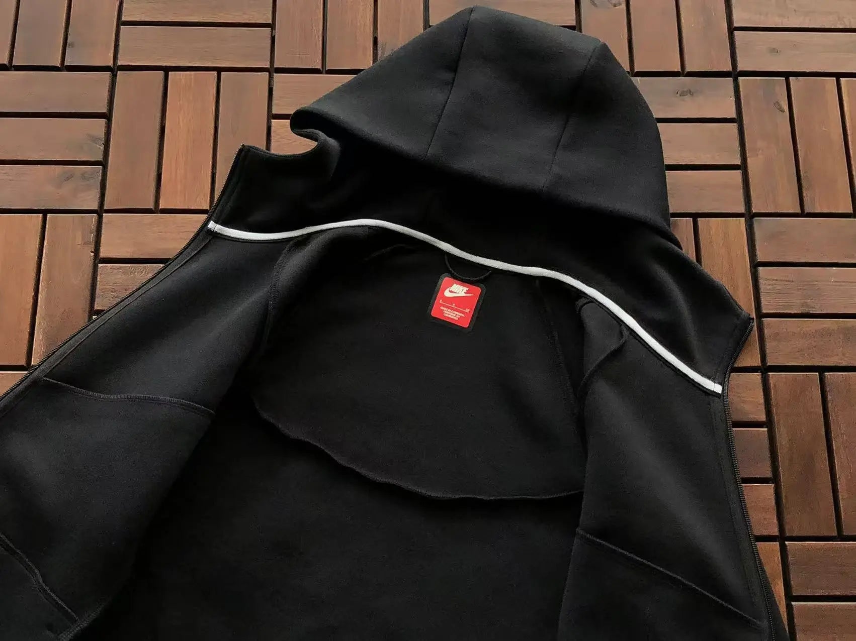 Nike Tech Fleece Black 2025 - SECOND SOURCE