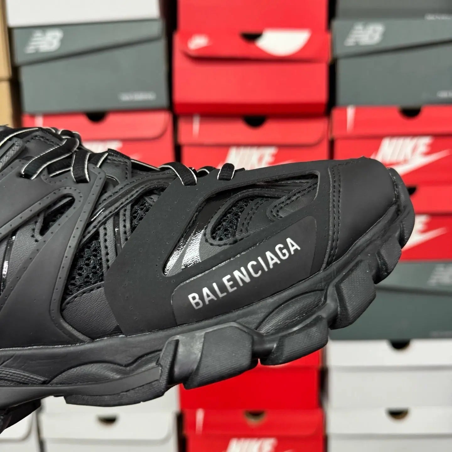 Blenciaga Tracks LED Black - SECOND SOURCE