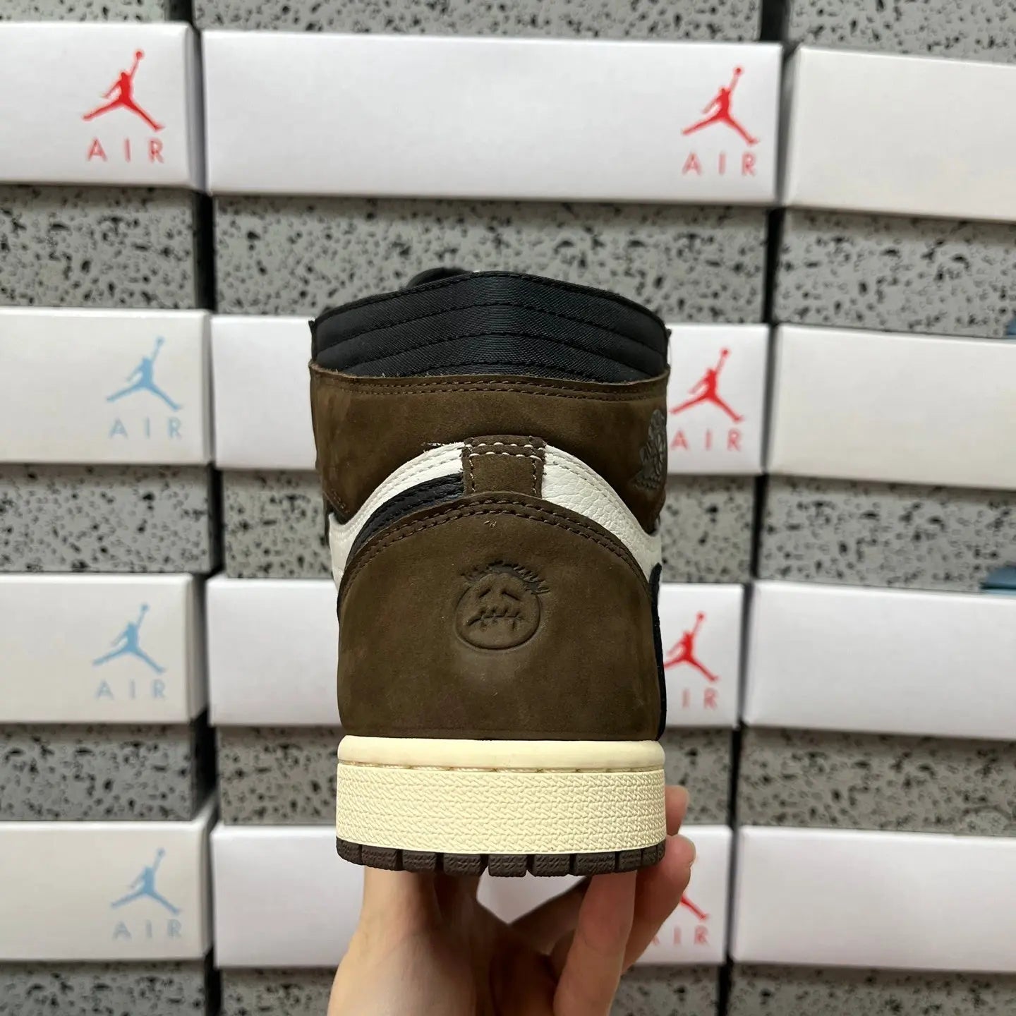 Travis Scott x Air Jordan AJ1 OG SP - SECOND SOURCE