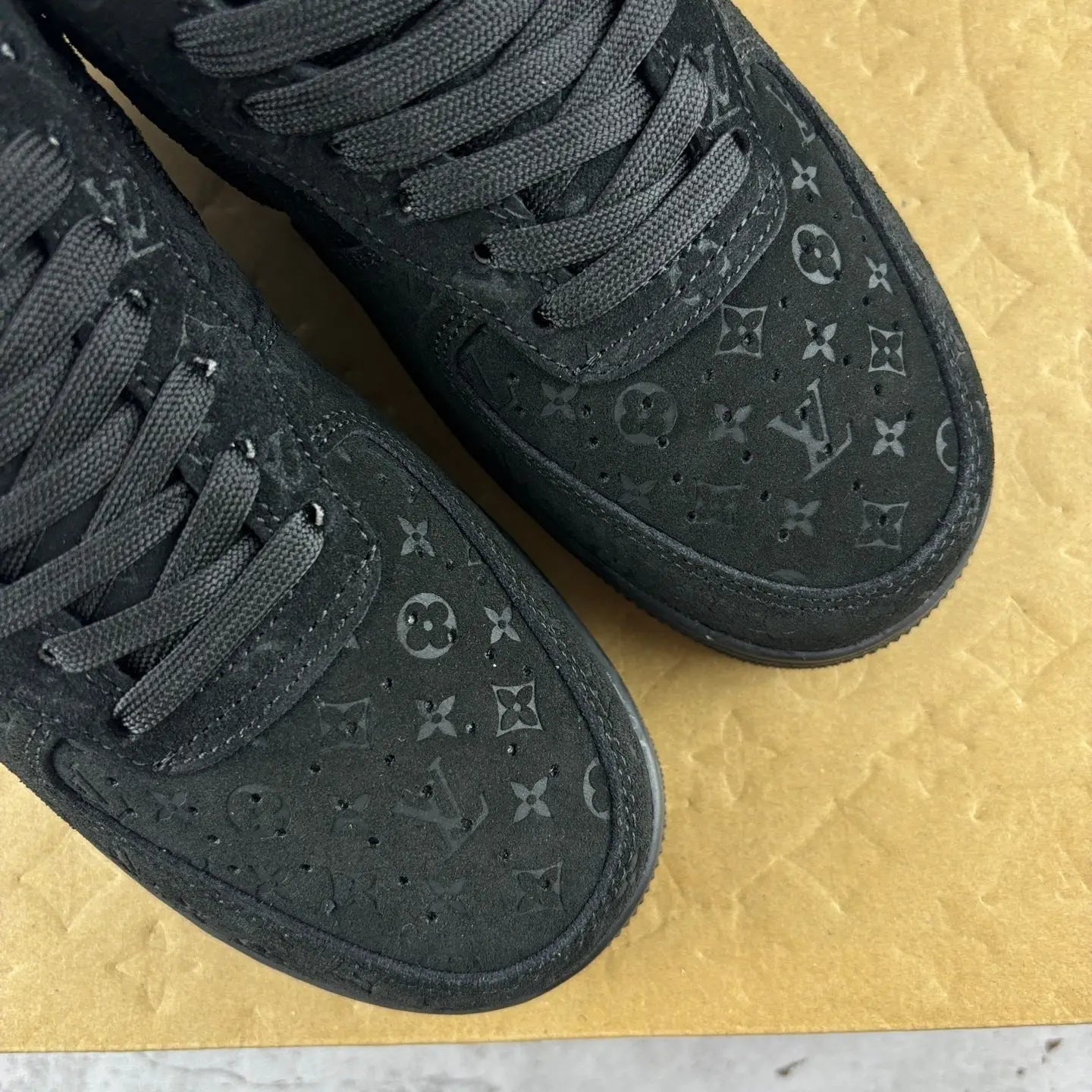 NIKE X LOUIS VUITTON Black Air Force 1 - SECOND SOURCE