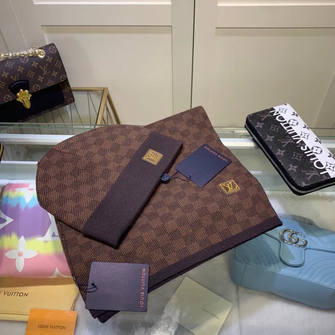 Louis Vuitton Scarf Set 1 - SECOND SOURCE