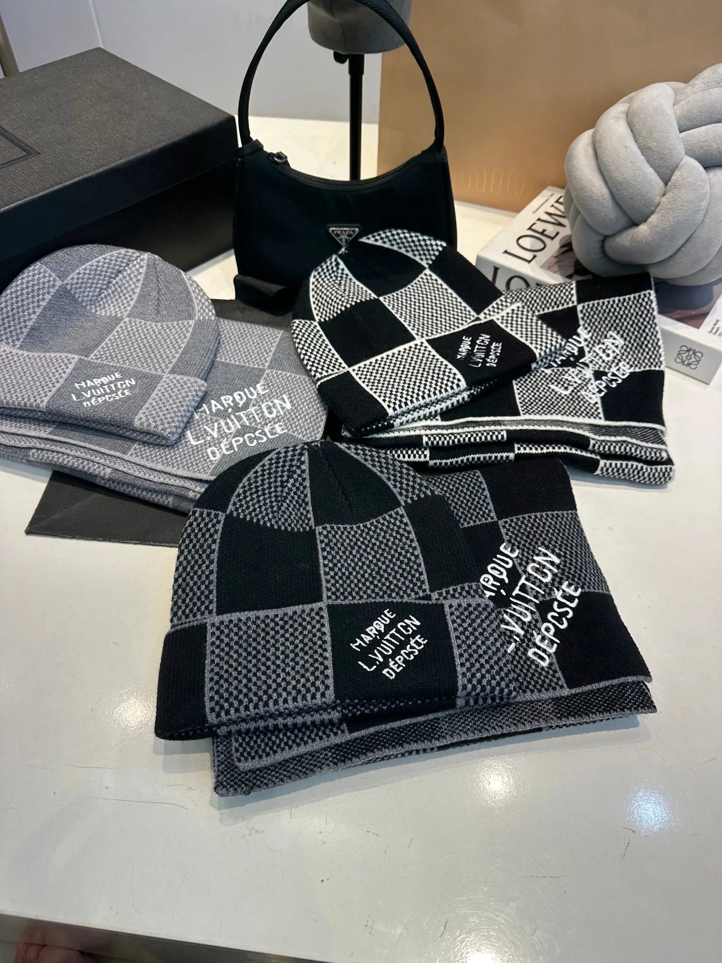 Louis Vuitton Scarf Set 2 - SECOND SOURCE