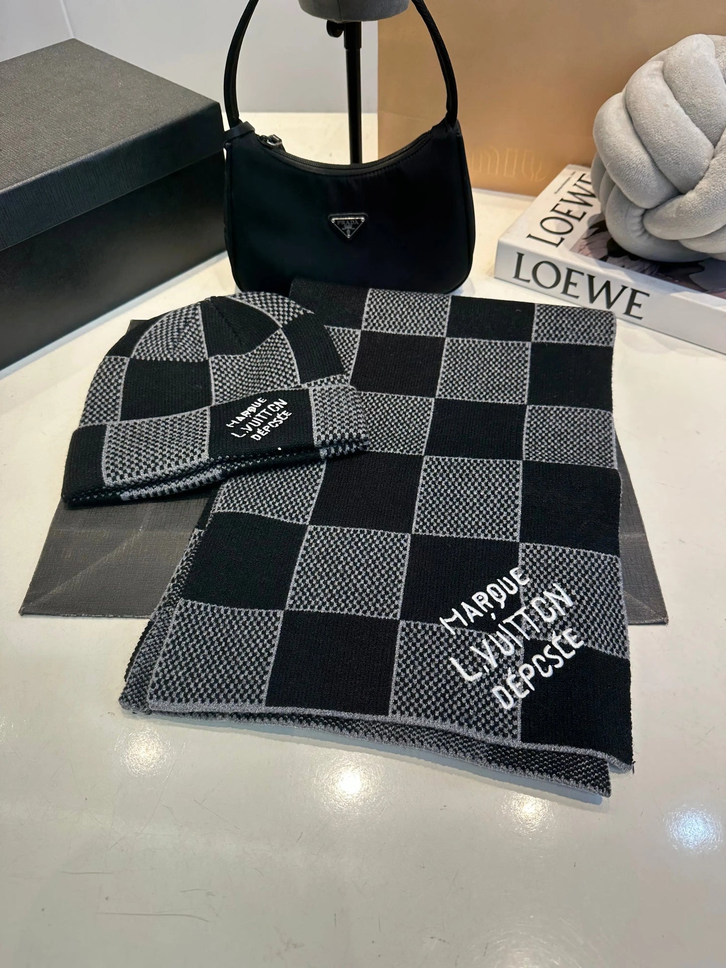 Louis Vuitton Scarf Set 2 - SECOND SOURCE