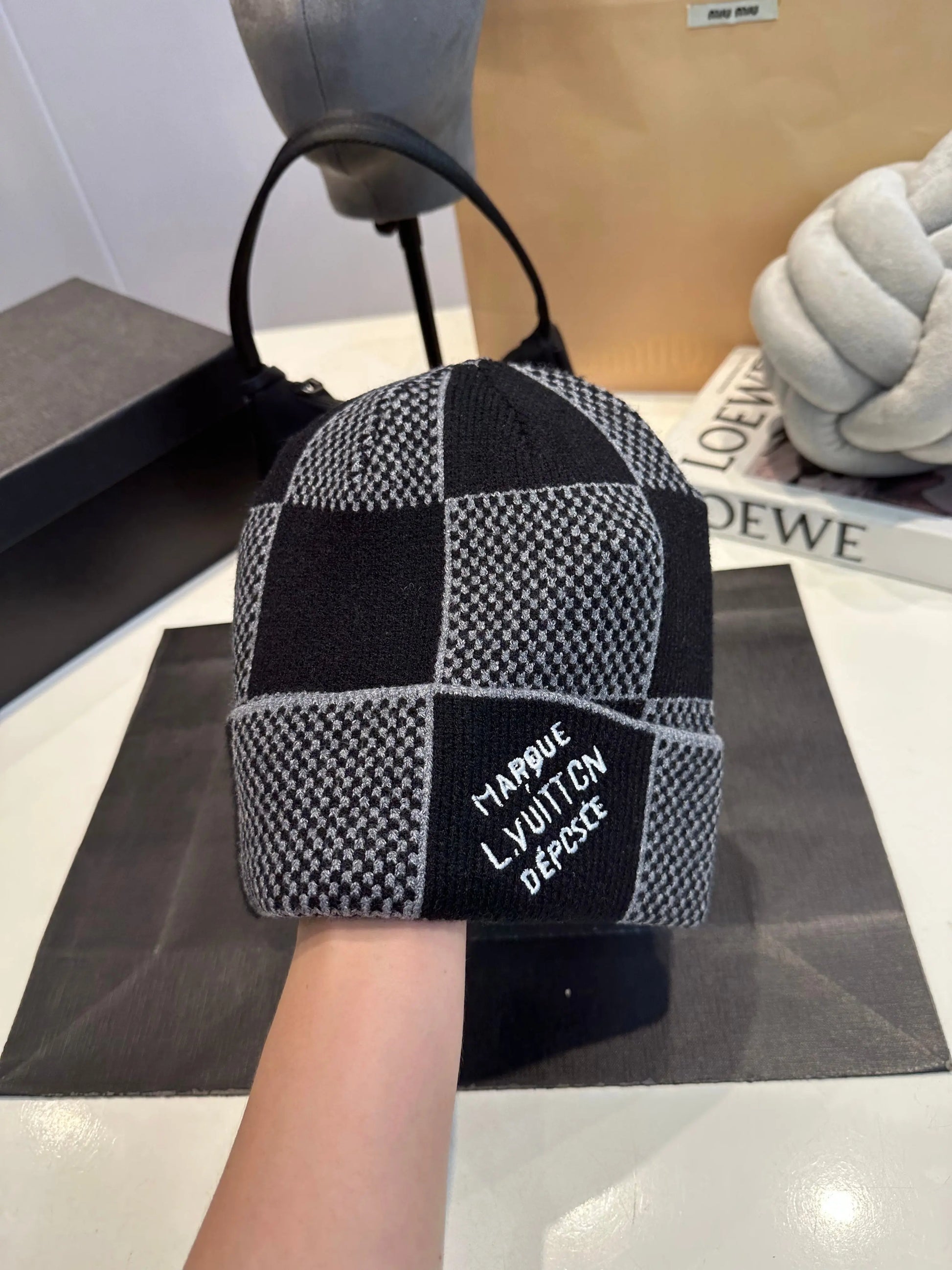 Louis Vuitton Scarf Set 2 - SECOND SOURCE