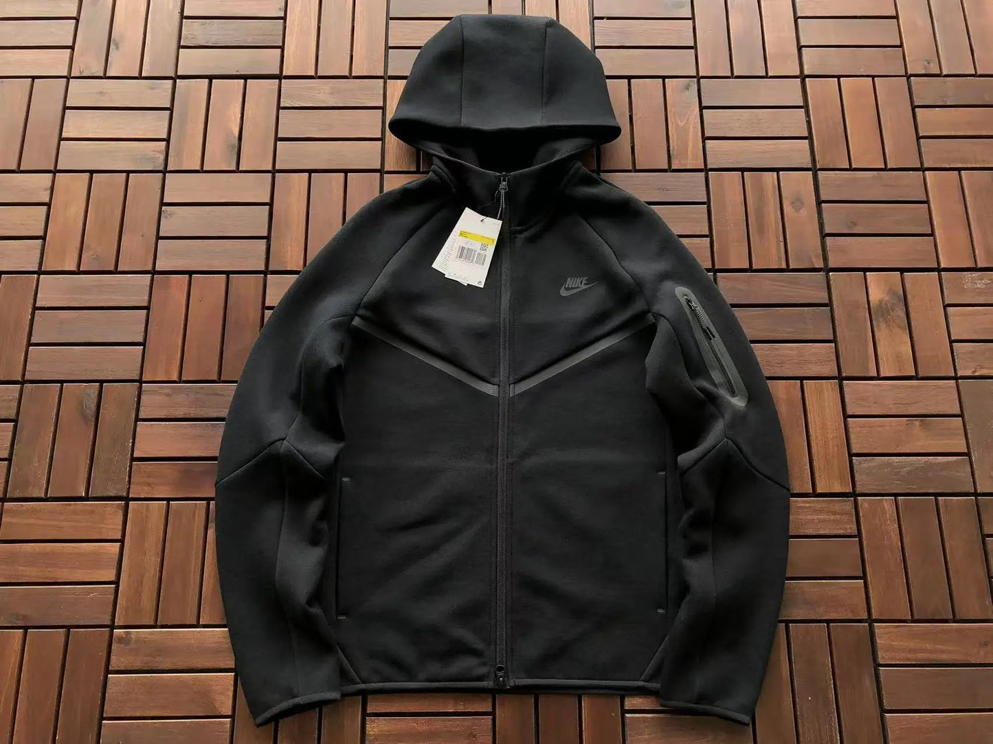 Nike Tech Fleece Black 2025 - SECOND SOURCE