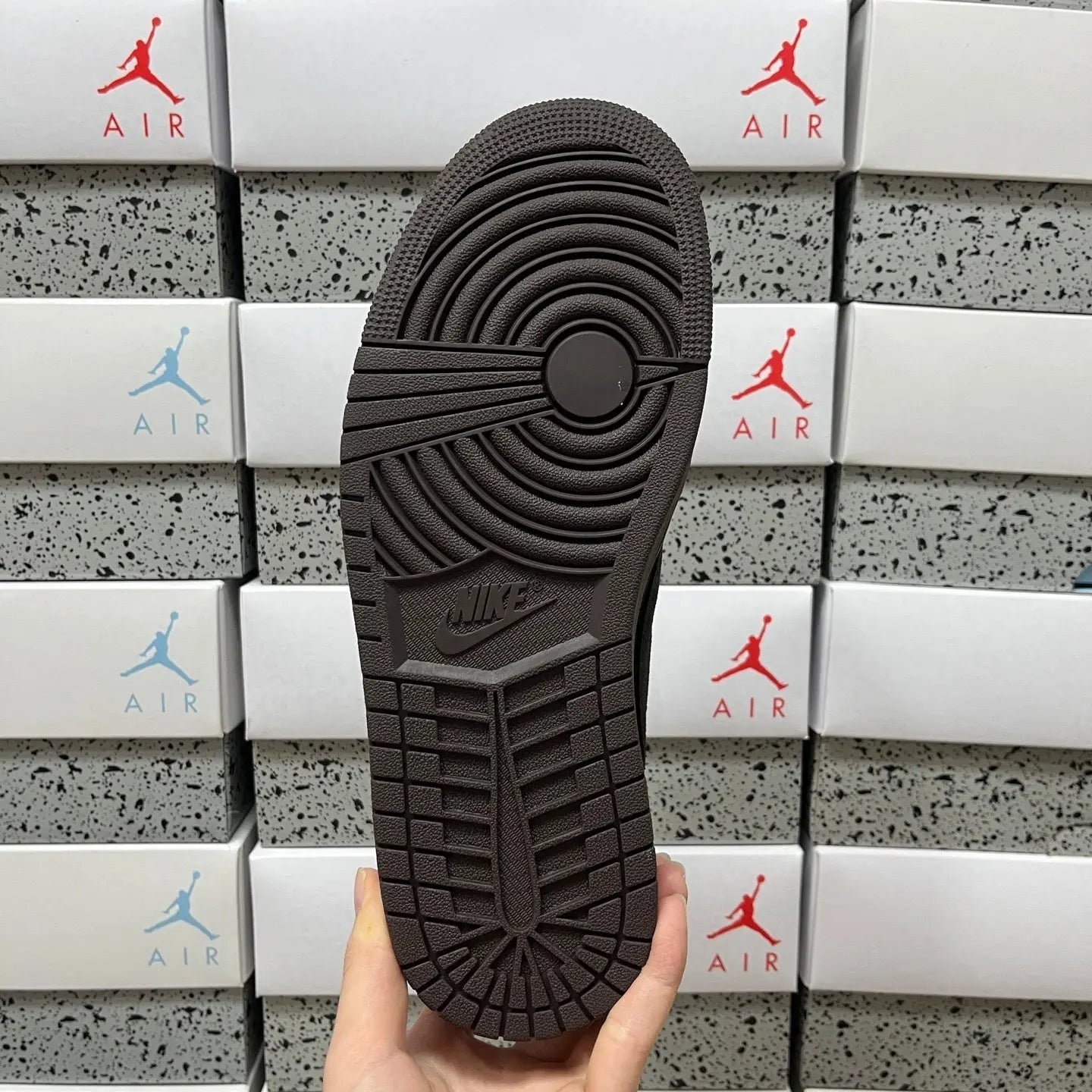 Travis Scott x Air Jordan AJ1 Low OG SP - SECOND SOURCE