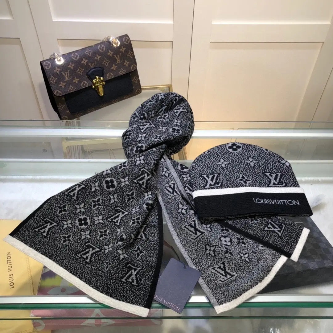 Louis Vuitton Scarf Set 1 - SECOND SOURCE