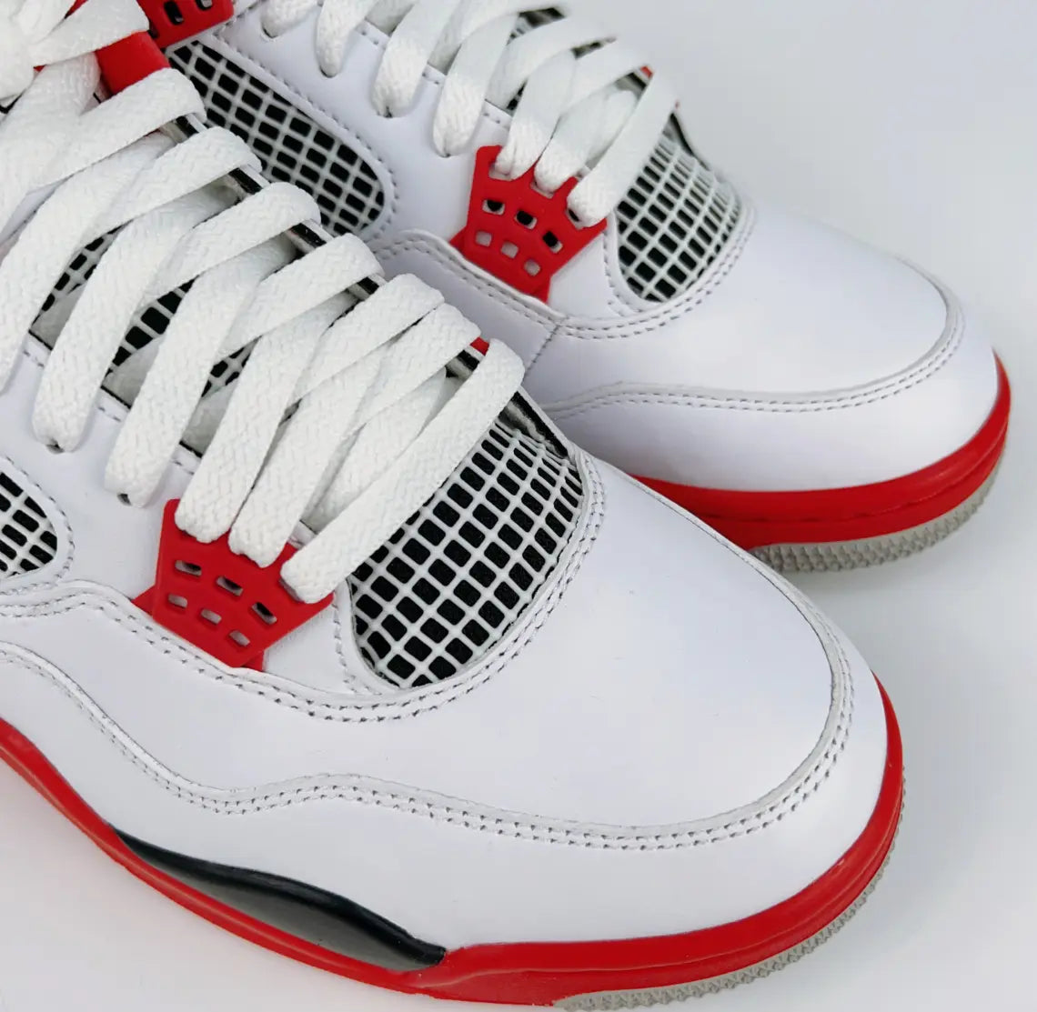 Air Jordan 4 Retro "Fire Red" Jordan
