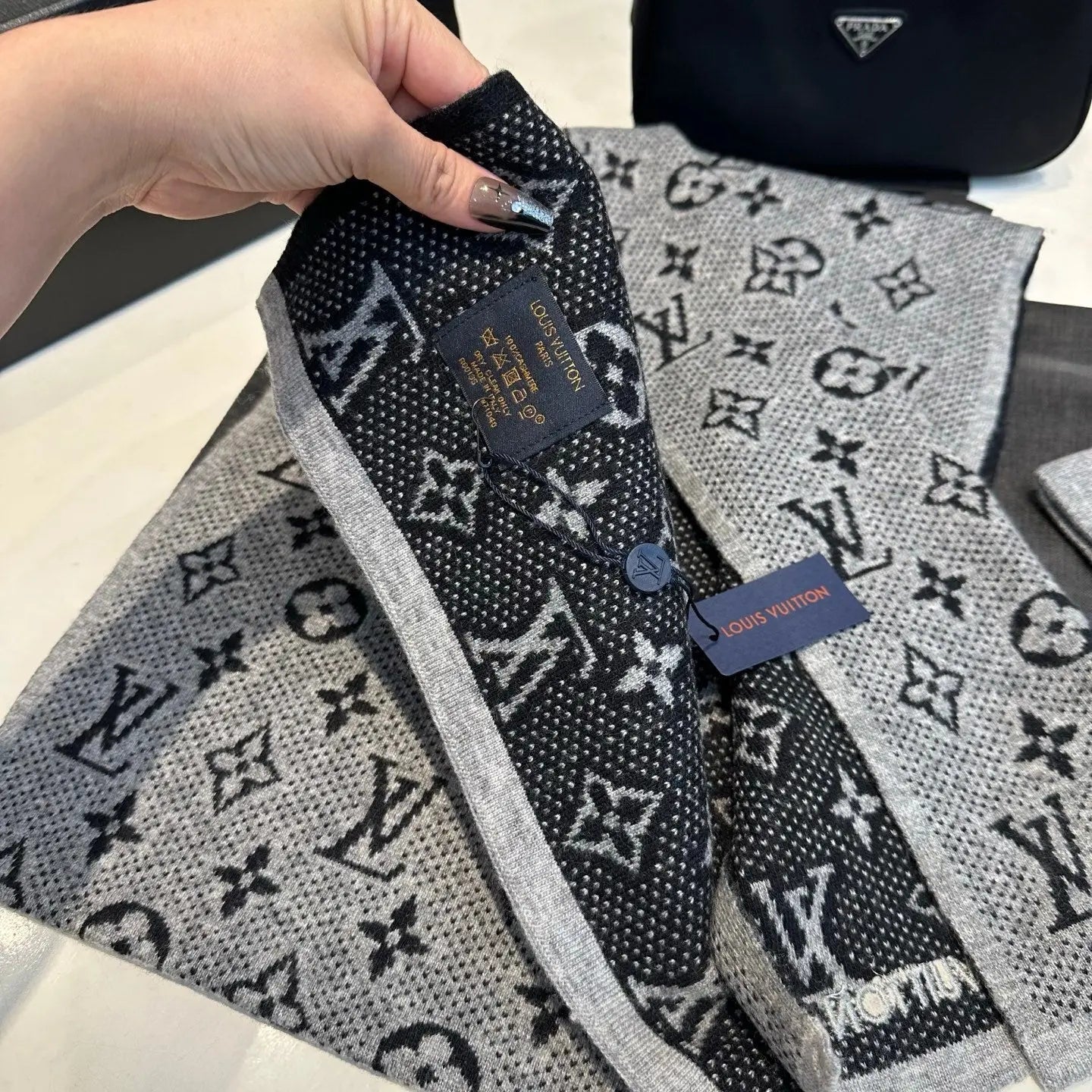 Louis Vuitton Scarf Set 4 - SECOND SOURCE