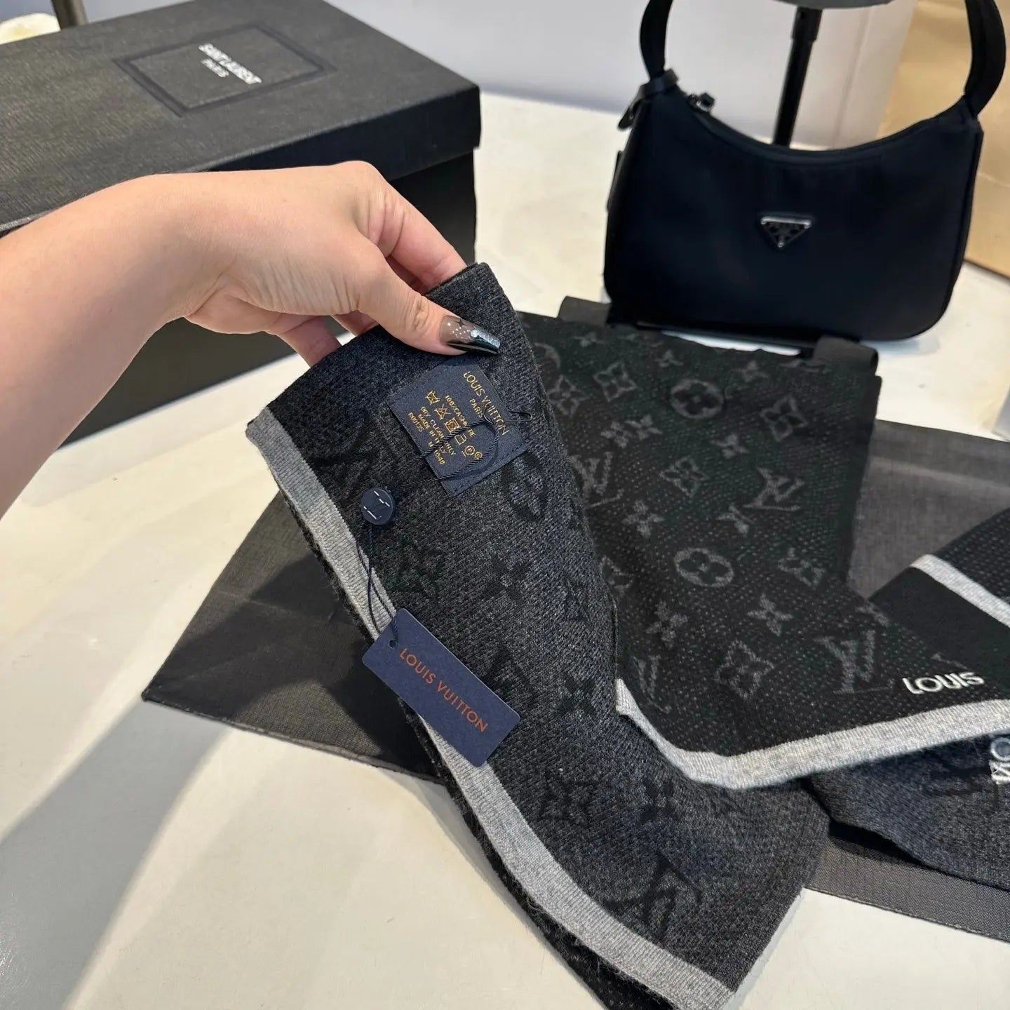 Louis Vuitton Scarf Set 4 - SECOND SOURCE