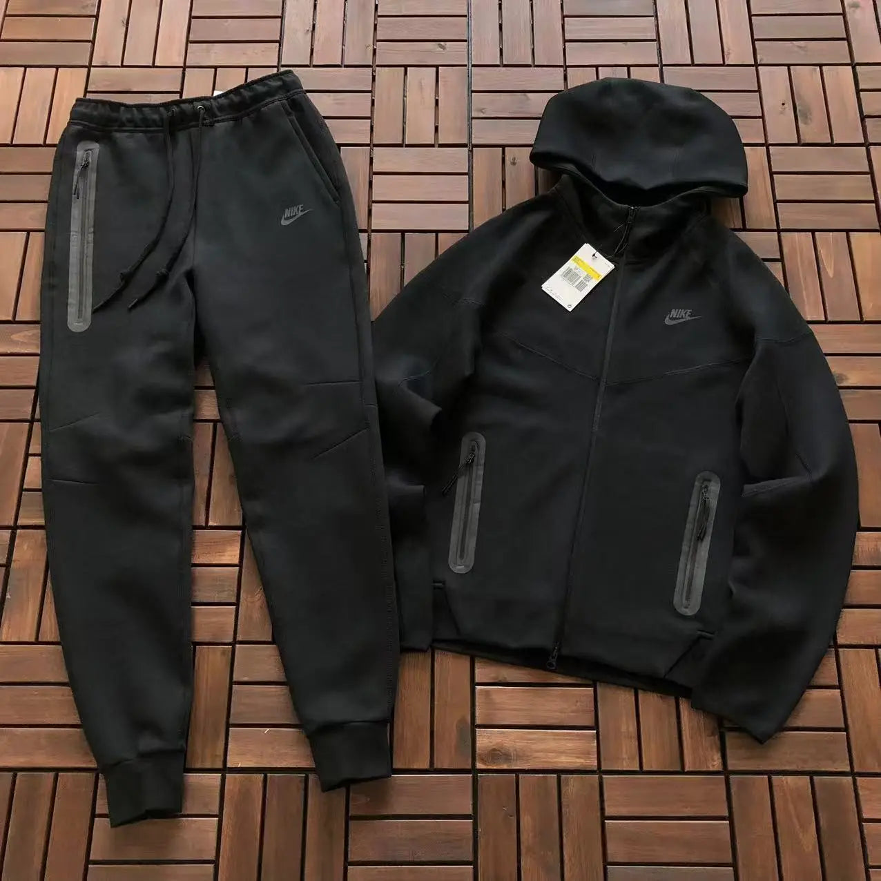 Nike Tech Fleece Black 2023 - SECOND SOURCE