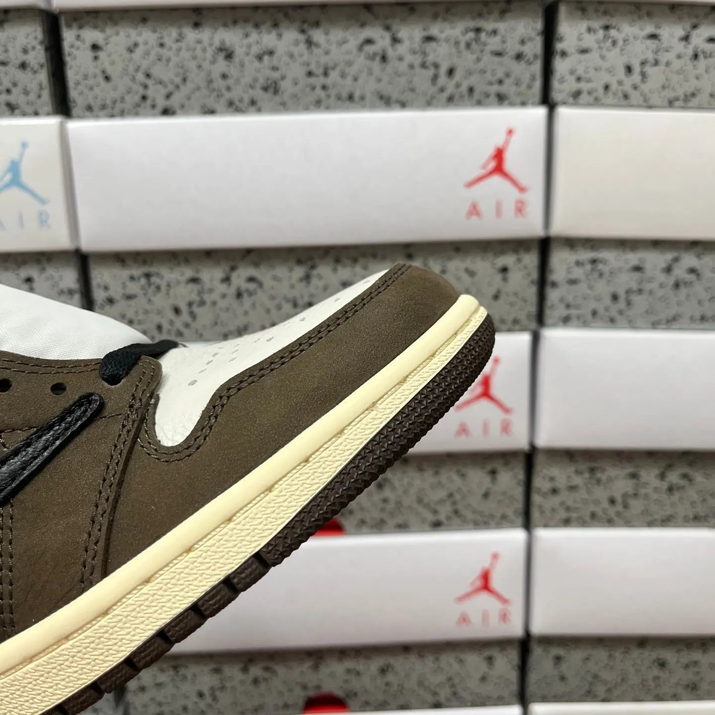 Travis Scott x Air Jordan AJ1 OG SP - SECOND SOURCE