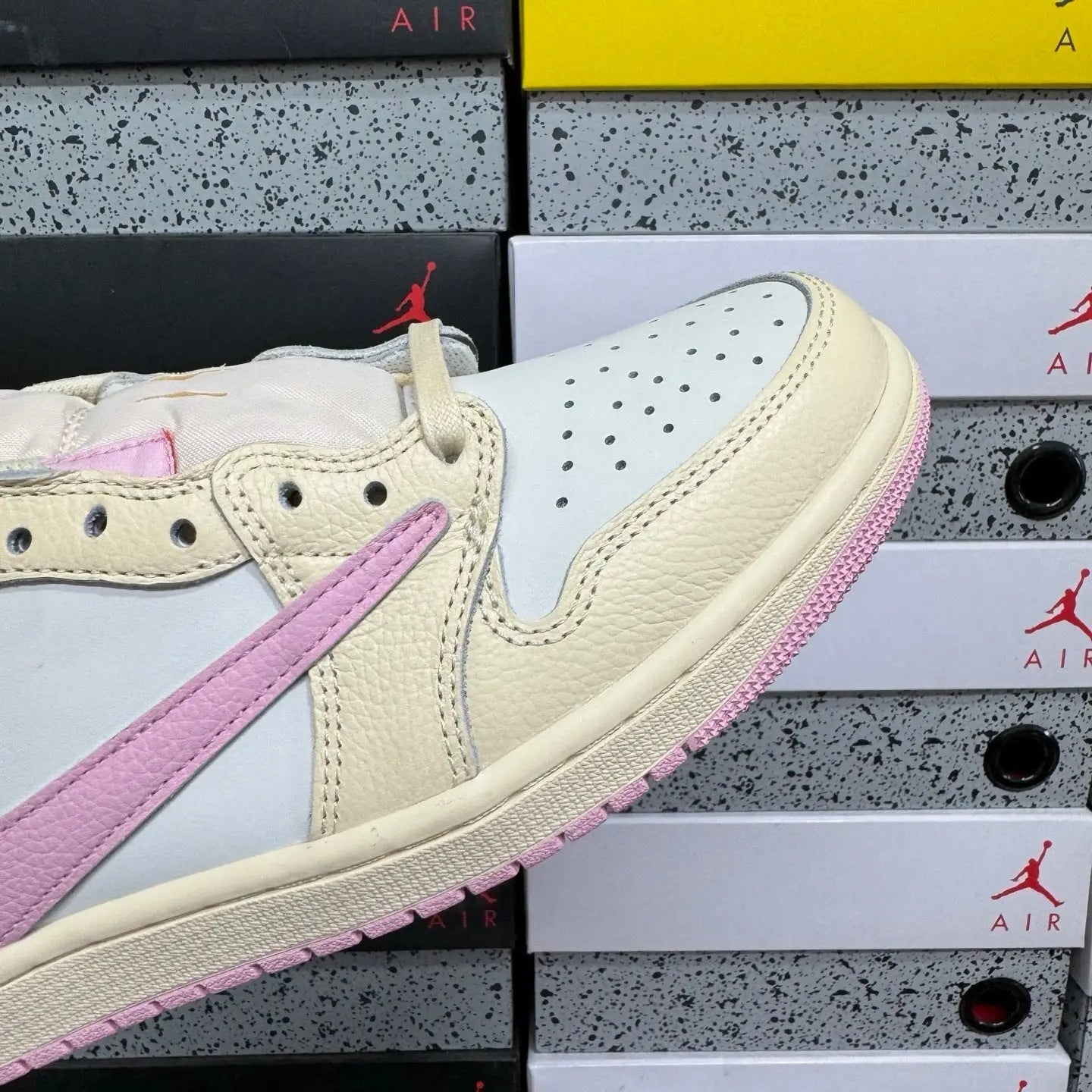 Travis Scott x Air Jordan AJ1 Low OG SP - SECOND SOURCE