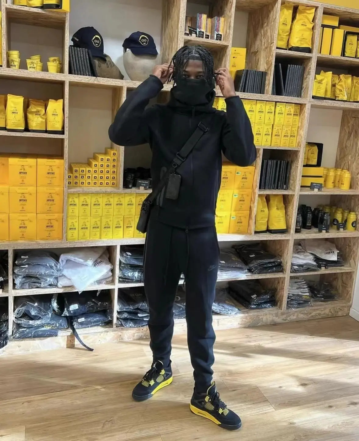 Nike Tech Fleece Black 2023 - SECOND SOURCE