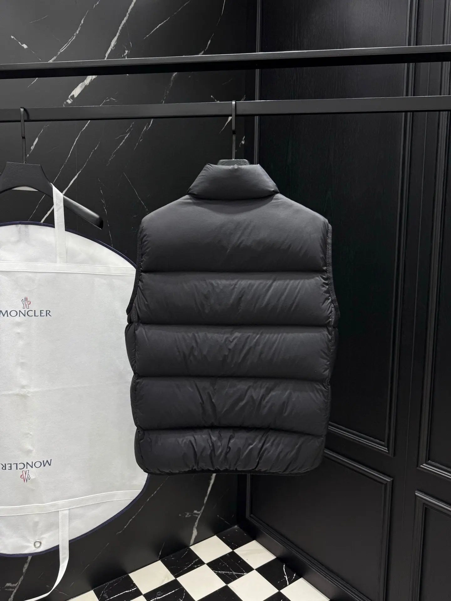 Moncler Gilet Black and Beige - SECOND SOURCE