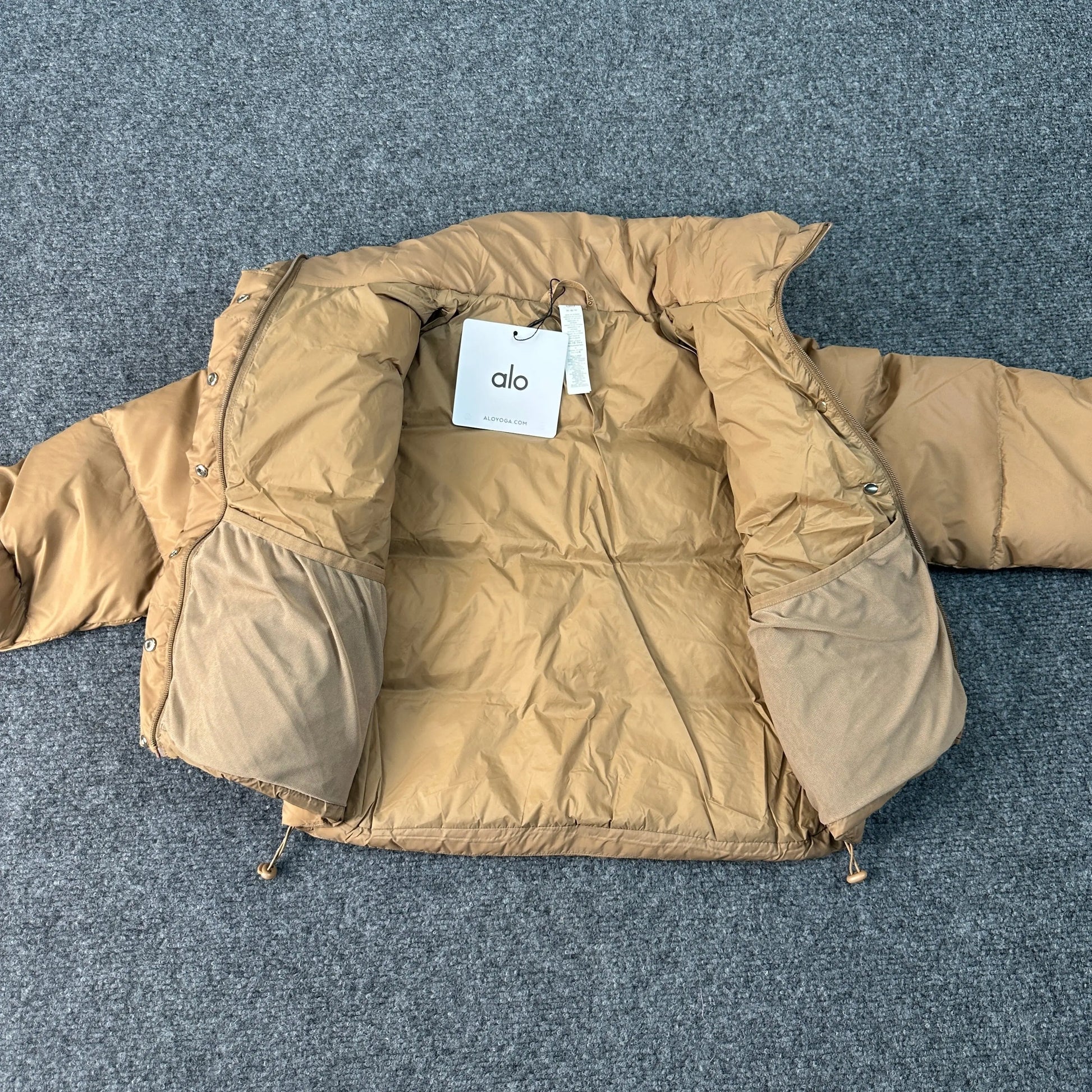 Alo Puffer Crop Jacket - SECOND SOURCE