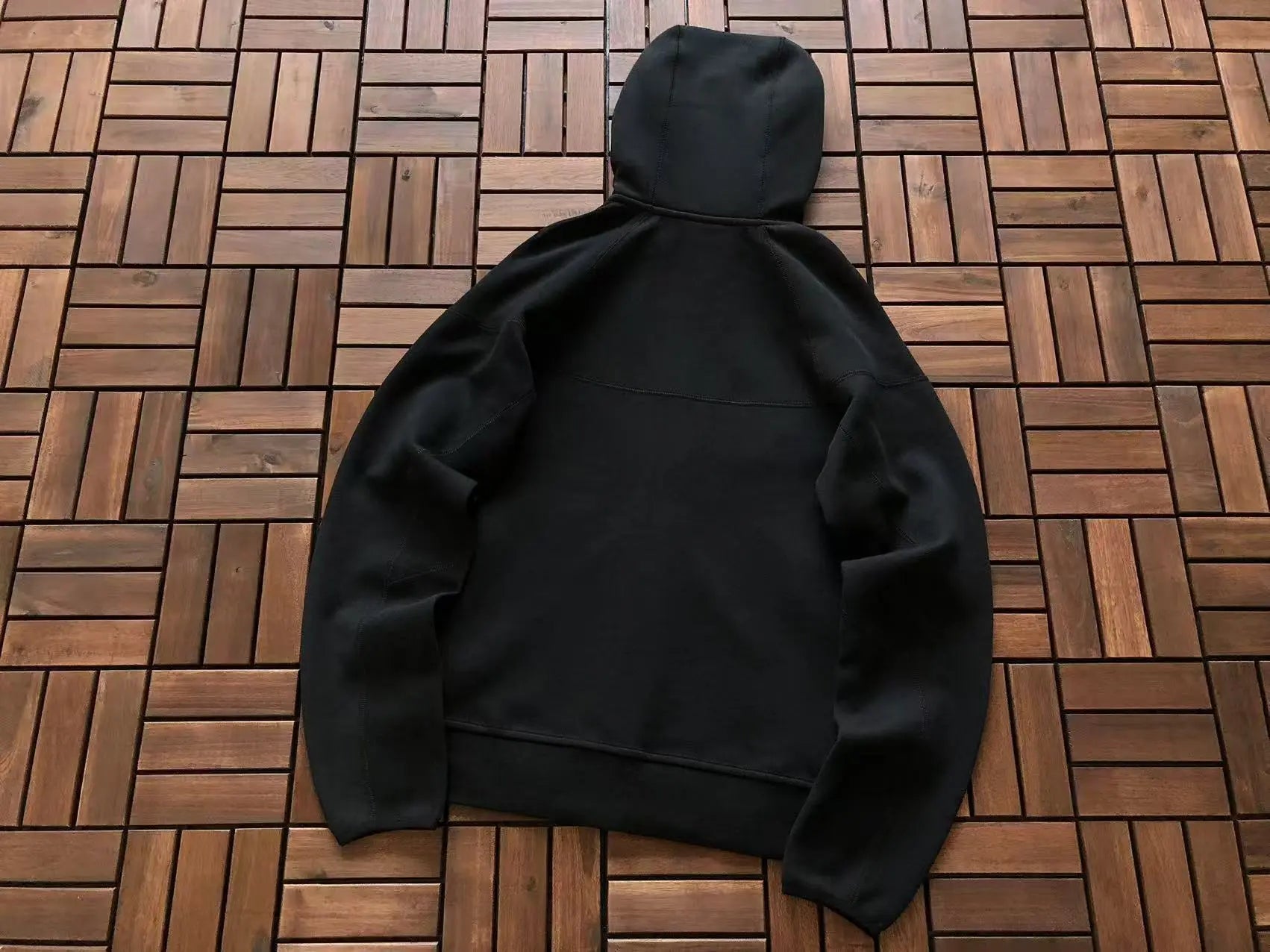 Nike Tech Fleece Black 2023 - SECOND SOURCE