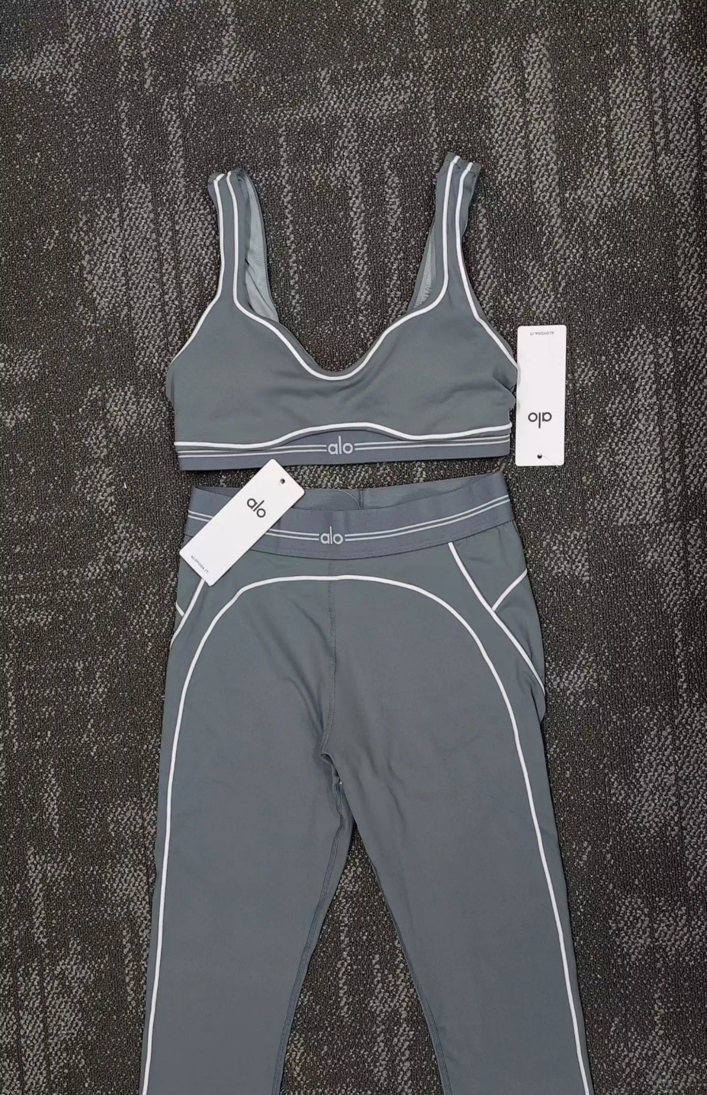Alo Airbrush Heart Throb Bra And Leggings All Colourways SECOND SOURCE