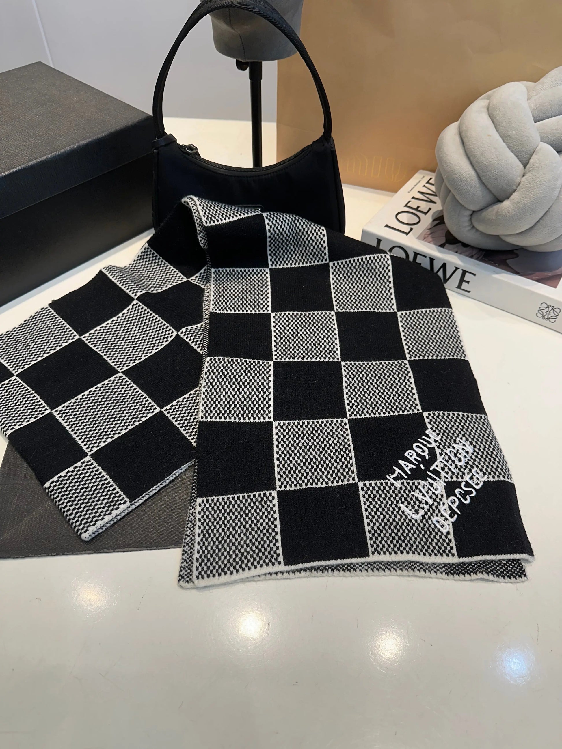 Louis Vuitton Scarf Set 2 - SECOND SOURCE