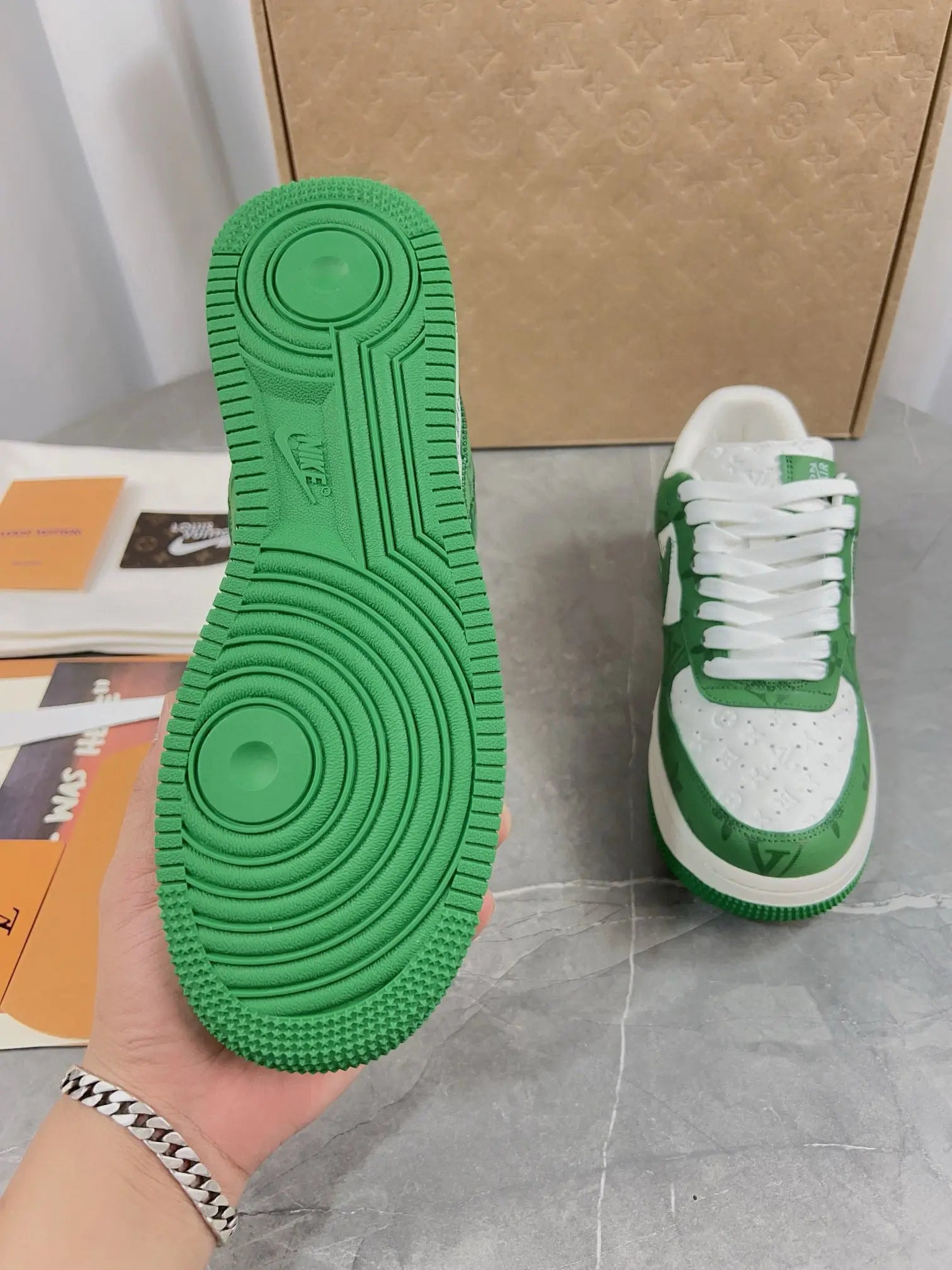 NIKE X LOUIS VUITTON Green Air Force 1 - SECOND SOURCE
