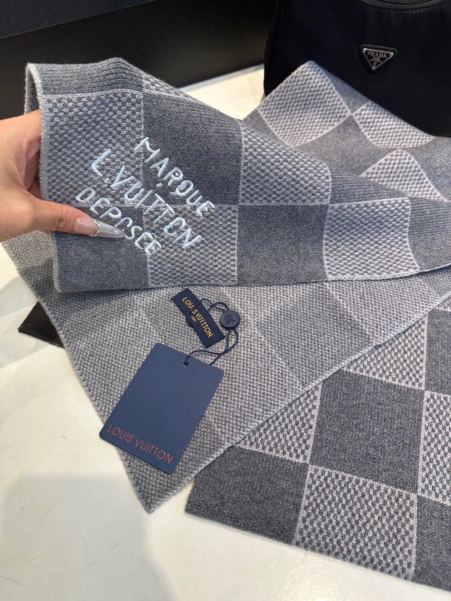 Louis Vuitton Scarf Set 2 - SECOND SOURCE