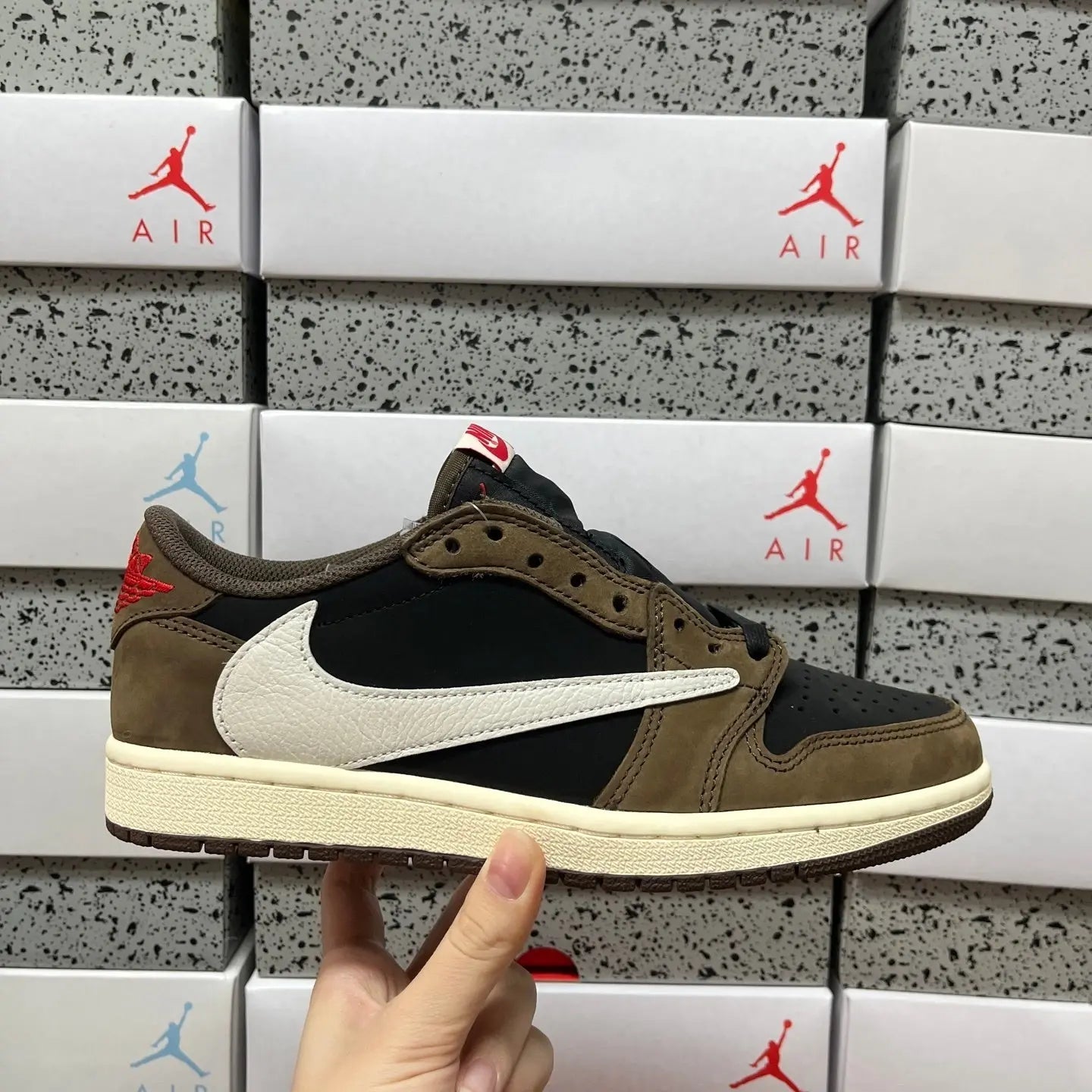 Travis Scott x Air Jordan AJ1 Low OG SP - SECOND SOURCE