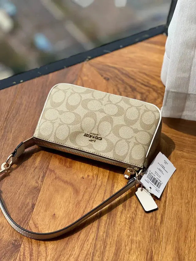 Coach Shoulder Bag - SECOND SOURCE