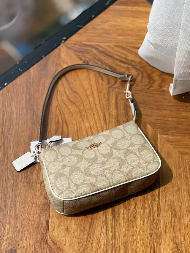 Coach Shoulder Bag - SECOND SOURCE